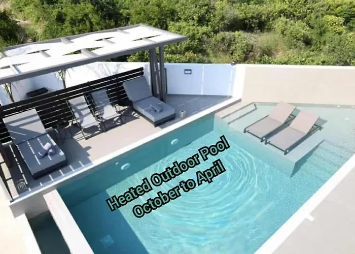 וילה Viventia With Heated Pool