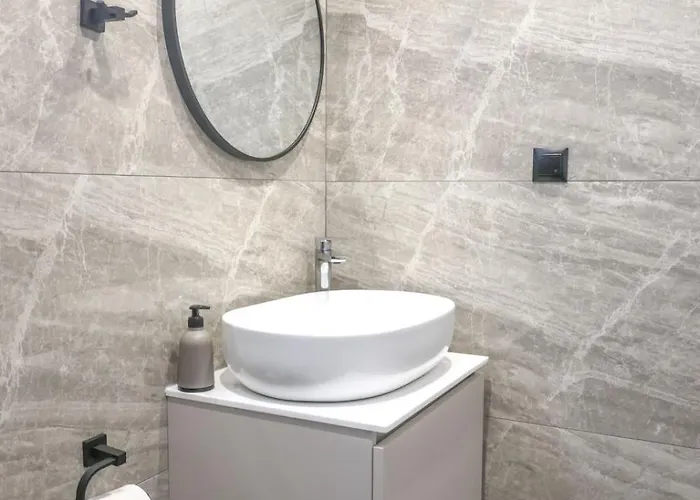 Viventia With Heated Pool וילה