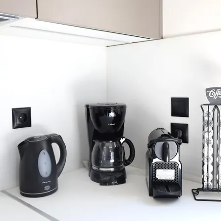 Viventia With Heated Pool * Afándu