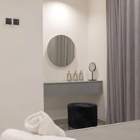 Viventia With Heated Pool