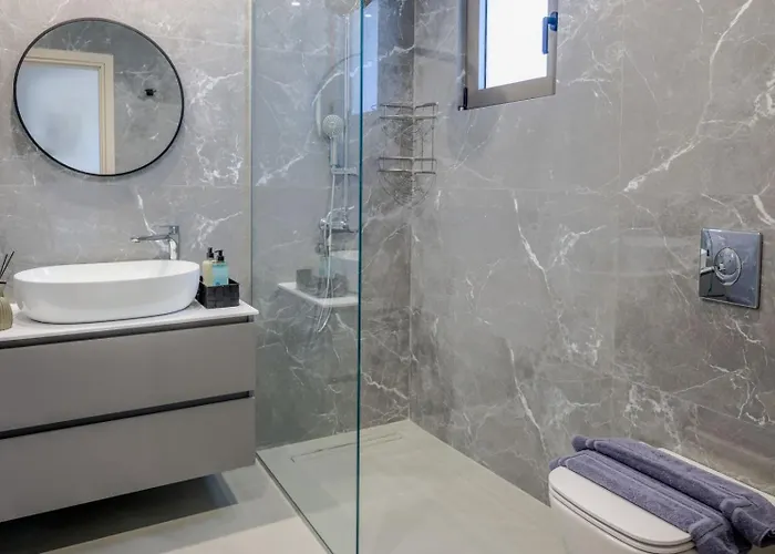 Viventia With Heated Pool 阿凡投