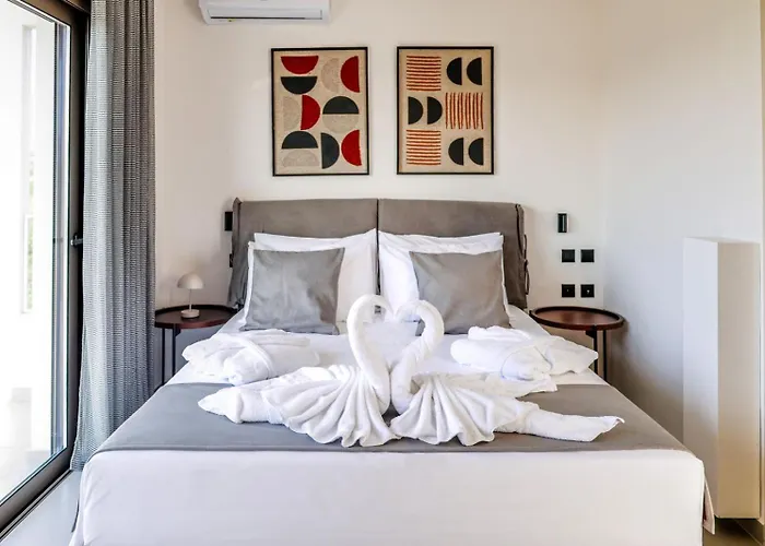 Viventia With Heated Pool 阿凡投