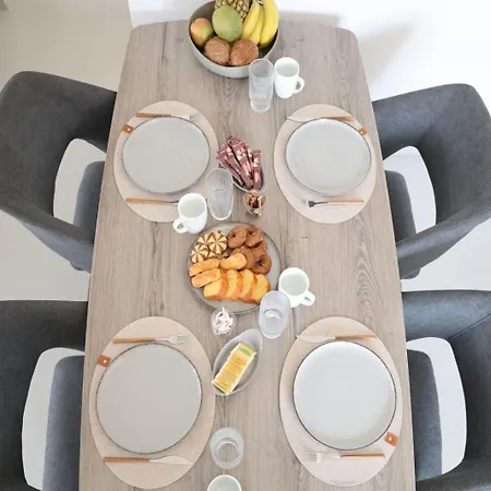 Viventia With Heated Pool