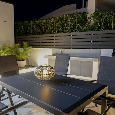 Vila Viventia With Heated Pool