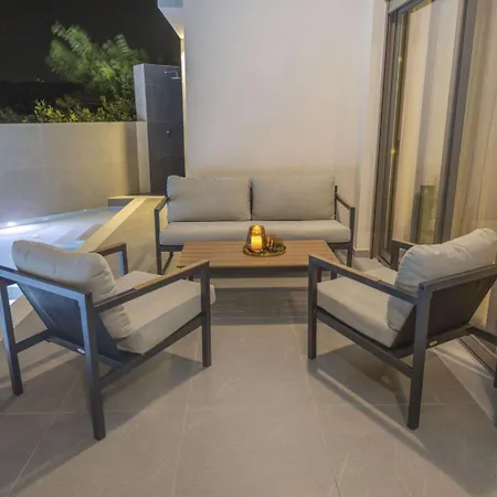 Villa Viventia With Heated Pool