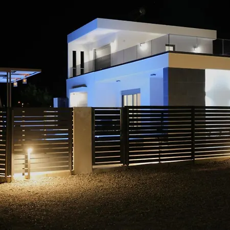 Viventia With Heated Pool * Afantou