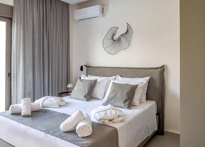 Viventia With Heated Pool